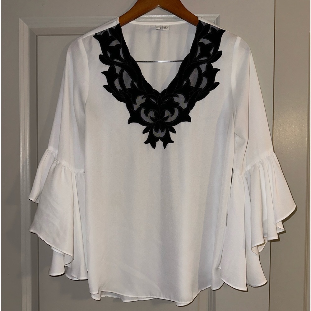 EST. 1946 Blouse White Chiffon Black Velvet Neck